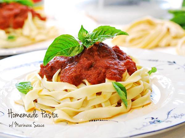 義大利媽媽經典:手工義大利麵佐蕃茄羅勒醬 Homemade Pasta w/ Marinara Sauce 義大利媽媽經典:手工義大利麵佐蕃茄羅勒醬 Homemade Pasta w/ Marinara Sauce