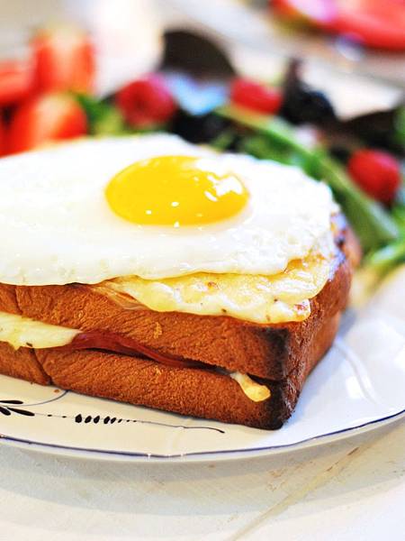 老闆,來份法式火腿蛋吐司!庫克太太三明治 Croque Madame Sandwich