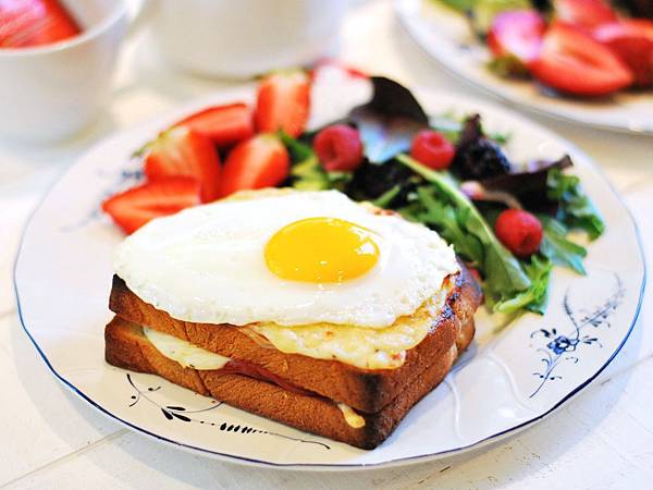 老闆，來份法式火腿蛋吐司！庫克太太三明治 Croque Madame Sandwich