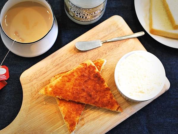 古早味手作最高!椰香奶酥抹醬&奶酥厚片 Coconut Cream Spread on Toast