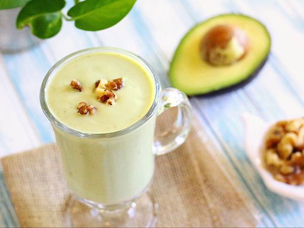 網友盛傳寶寶增重祕技~核桃酪梨牛奶 Walnut & Avocado Milk