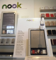 邦諾的門市書店也開始販賣電子書閱讀器Nook。路透.bmp