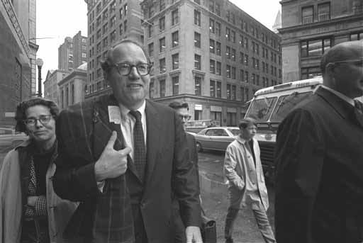 Rev. William Sloane Coffinarrives at the Federal Building in Boston May 20, 1968.jpg