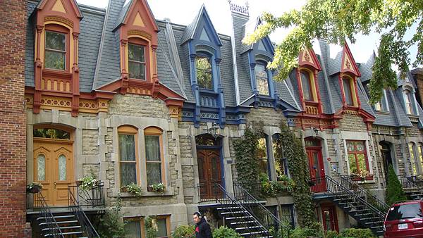 7081. Plateau Mont-Royal