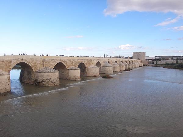 5112.哥多華 Roman bridge of Córdoba.JPG