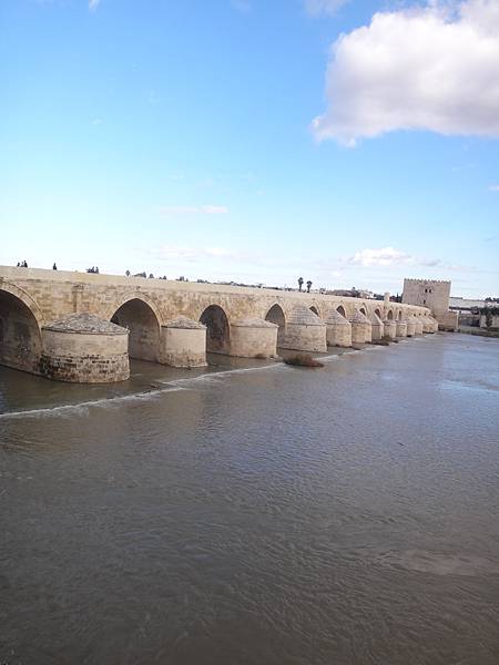 5113.哥多華 Roman bridge of Córdoba.JPG