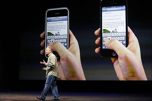 Apple's Senior Vice President of Worldwide Marketing, Phil Schiller, speaks during Apple Inc.'s iPhone 5 media event in San Francisco, California September 12, 2012