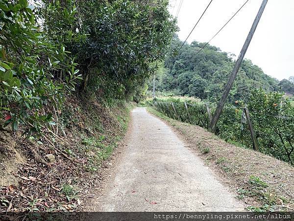 4.天然湖登山口前.JPG 4.天然湖登山口前.JPG