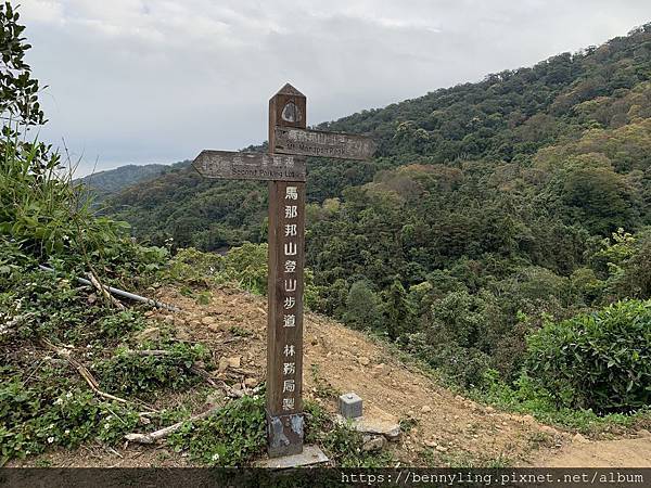 5.天然湖登山口前.JPG 5.天然湖登山口前.JPG