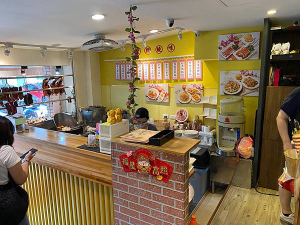 [食記] 台北大安 療癒冰火菠蘿油-龍香港茶餐廳