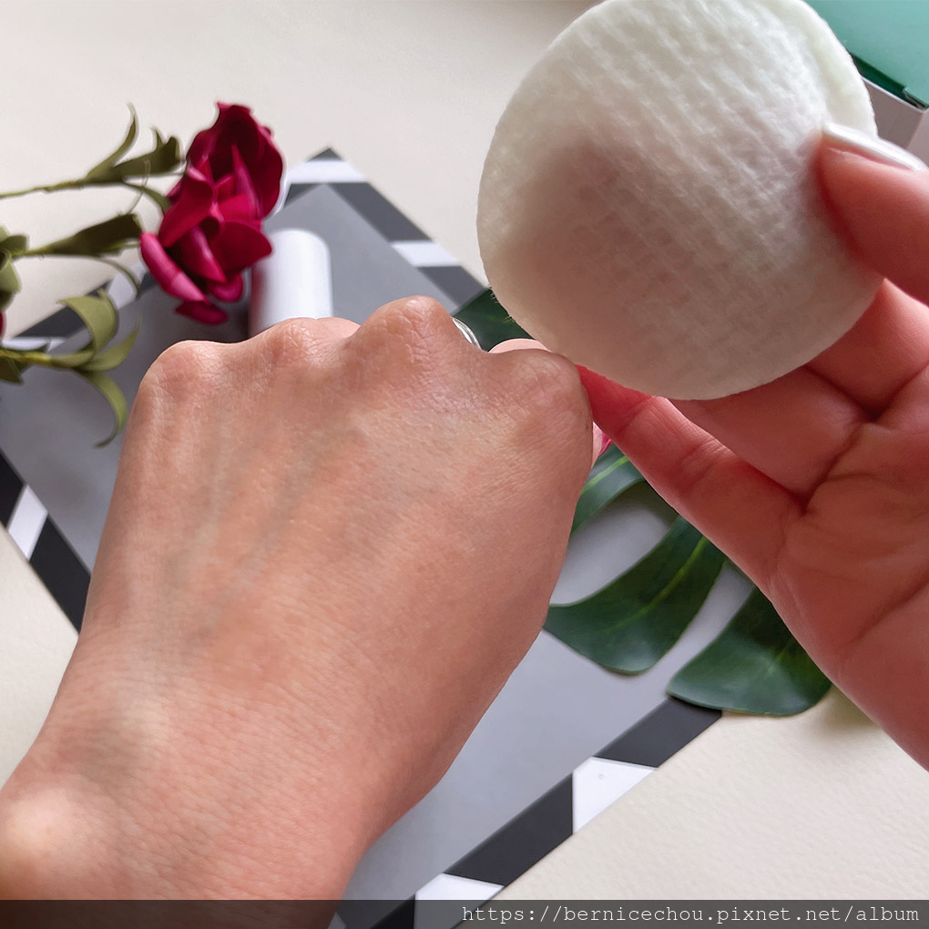 medicube積雪草修護爽膚棉+積雪草修護精華13.jpg medicube積雪草修護爽膚棉+積雪草修護精華13.jpg