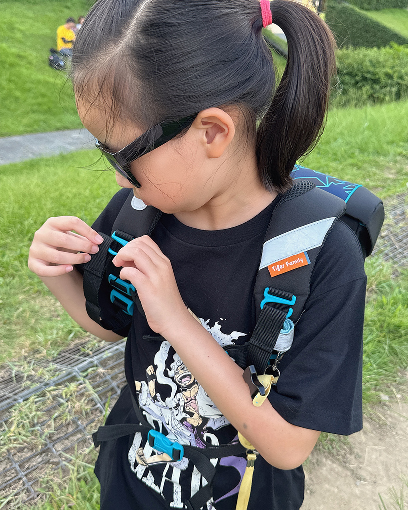 學院風守護海洋系列超輕量護脊書包-21.jpg