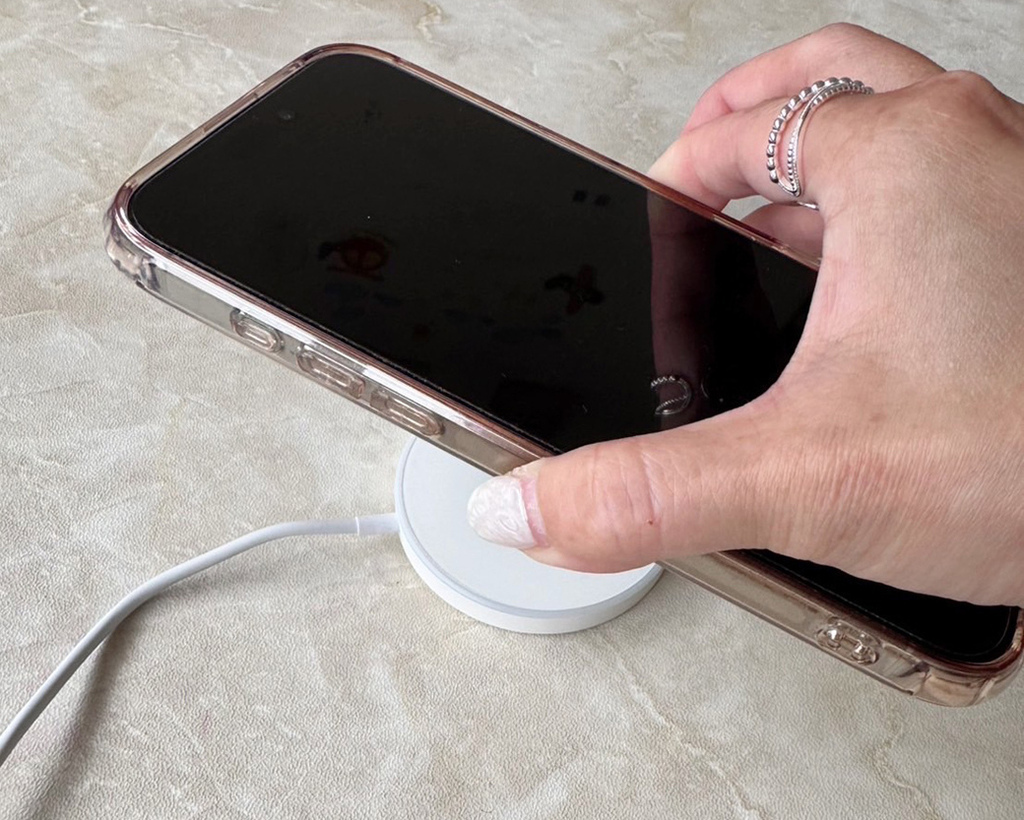 Tougher 15W Qi 磁吸高速充電盤9.jpg
