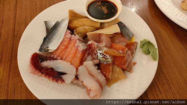 螃蟹季~~超推薦人稱南霸天的漢來海港自助餐廳