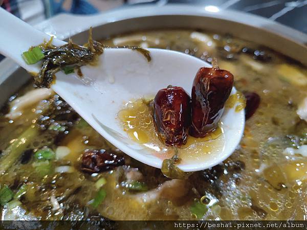 隱藏在新竹竹北巷弄的美食~~厚切牛肉麵（滴水川食）主題特色餐