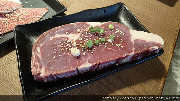 開箱超人氣蘆洲在地炭火燒烤【昭和園日式燒肉】和牛/生蠔/龍蝦 開箱超人氣蘆洲在地炭火燒烤【昭和園日式燒肉】和牛/生蠔/龍蝦