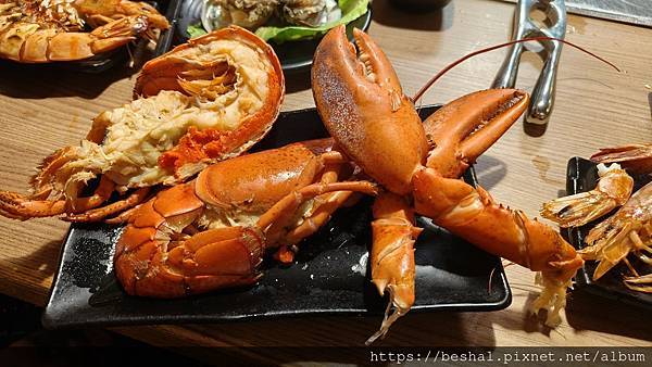 開箱超人氣蘆洲在地炭火燒烤【昭和園日式燒肉】和牛/生蠔/龍蝦 開箱超人氣蘆洲在地炭火燒烤【昭和園日式燒肉】和牛/生蠔/龍蝦