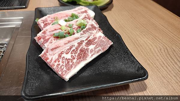 開箱超人氣蘆洲在地炭火燒烤【昭和園日式燒肉】和牛/生蠔/龍蝦 開箱超人氣蘆洲在地炭火燒烤【昭和園日式燒肉】和牛/生蠔/龍蝦