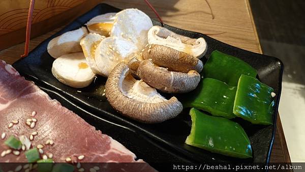 開箱超人氣蘆洲在地炭火燒烤【昭和園日式燒肉】和牛/生蠔/龍蝦 開箱超人氣蘆洲在地炭火燒烤【昭和園日式燒肉】和牛/生蠔/龍蝦