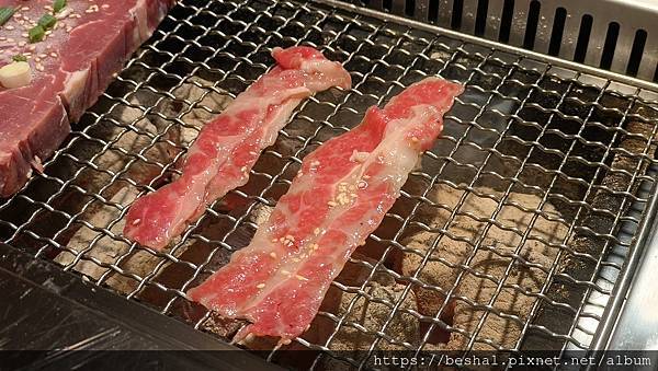 開箱超人氣蘆洲在地炭火燒烤【昭和園日式燒肉】和牛/生蠔/龍蝦 開箱超人氣蘆洲在地炭火燒烤【昭和園日式燒肉】和牛/生蠔/龍蝦