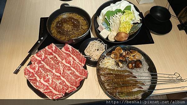 推薦新開幕海牧水產鍋物中和四號公園店超療癒水母海鮮產地直送 推薦新開幕海牧水產鍋物中和四號公園店超療癒水母海鮮產地直送