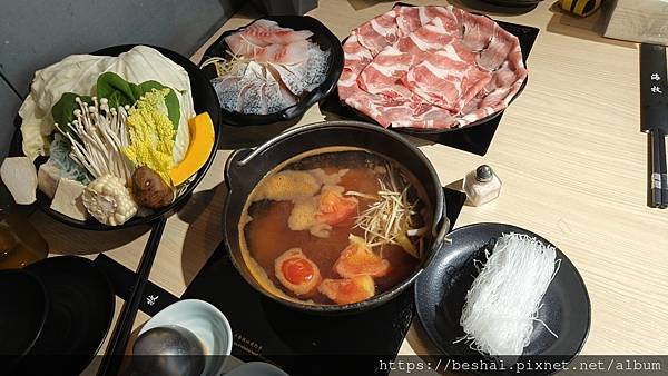 推薦新開幕海牧水產鍋物中和四號公園店超療癒水母海鮮產地直送 推薦新開幕海牧水產鍋物中和四號公園店超療癒水母海鮮產地直送