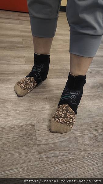 運動日常家務必先做好護踝康得適貼紮機能護踝無尺寸限制家人共