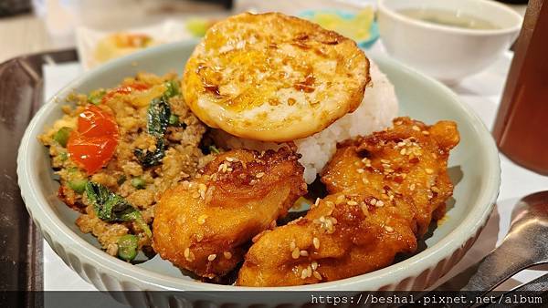 🍴 新竹巨城美食分享|這味泰泰:泰式 X 台灣口味 = 完美 🍴 新竹巨城美食分享|這味泰泰:泰式 X 台灣口味 = 完美