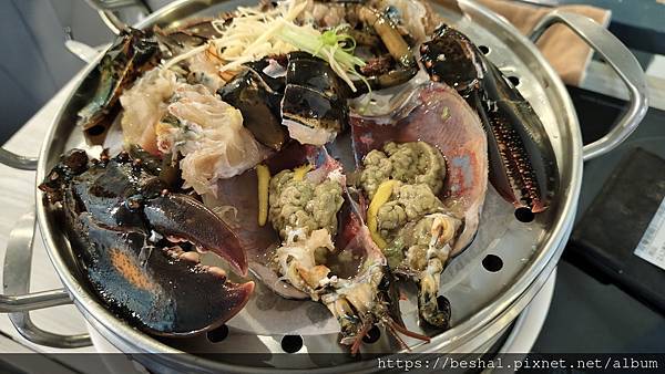 《2025 新北耶誕城美食推薦》蒸天下海鮮蒸氣火鍋活體海鮮 《2025 新北耶誕城美食推薦》蒸天下海鮮蒸氣火鍋活體海鮮