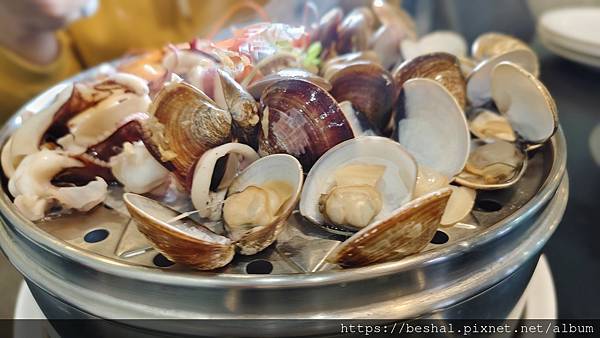 《2025 新北耶誕城美食推薦》蒸天下海鮮蒸氣火鍋活體海鮮 《2025 新北耶誕城美食推薦》蒸天下海鮮蒸氣火鍋活體海鮮