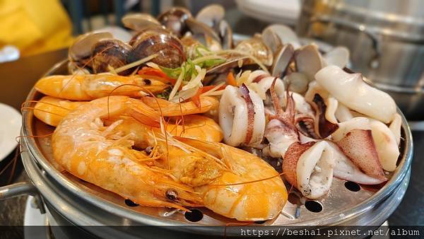 《2025 新北耶誕城美食推薦》蒸天下海鮮蒸氣火鍋活體海鮮