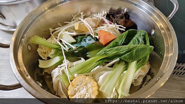 《2025 新北耶誕城美食推薦》蒸天下海鮮蒸氣火鍋活體海