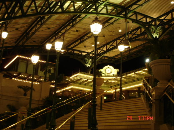車站夜景