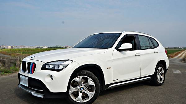 2012年 BMW X1 白色 寶馬中古車 2012年 BMW X1 白色 寶馬中古車