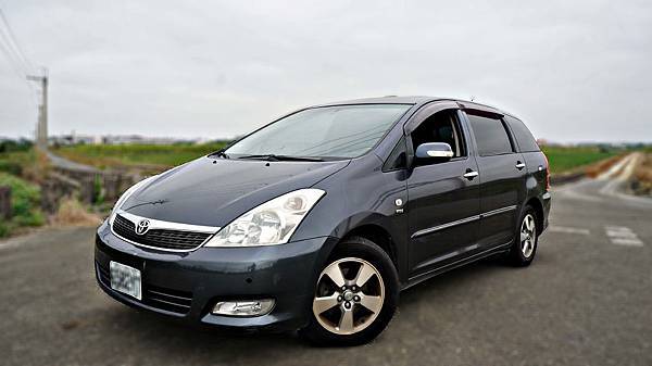 2005年 Toyota Wish 灰色 豐田中古休旅車 2005年 Toyota Wish 灰色 豐田中古休旅車