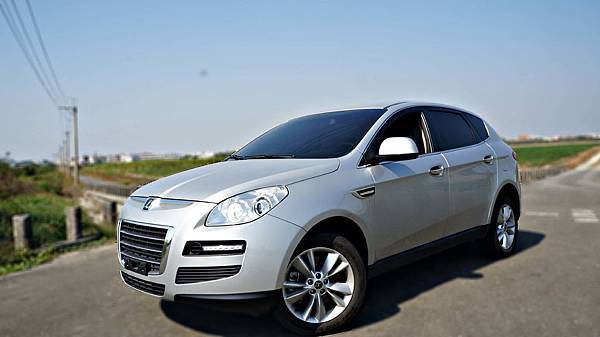 2013年 Luxgen SUV 銀色 納智捷中古車 2013年 Luxgen SUV 銀色 納智捷中古車