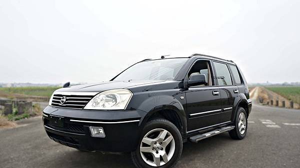2005年 Nissan X-Trail 黑色 日產中古車 2005年 Nissan X-Trail 黑色 日產中古車