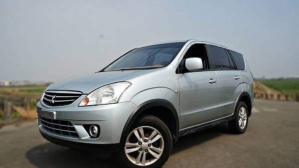 2010年 Mitsubishi Zinger 銀色 三菱中古車 2010年 Mitsubishi Zinger 銀色 三菱中古車