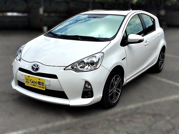 2014年 Toyota Prius 白色 豐田中古車 2014年 Toyota Prius 白色 豐田中古車