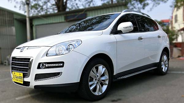 2011年 Luxgen SUV 白色 納智捷中古休旅車 2011年 Luxgen SUV 白色 納智捷中古休旅車