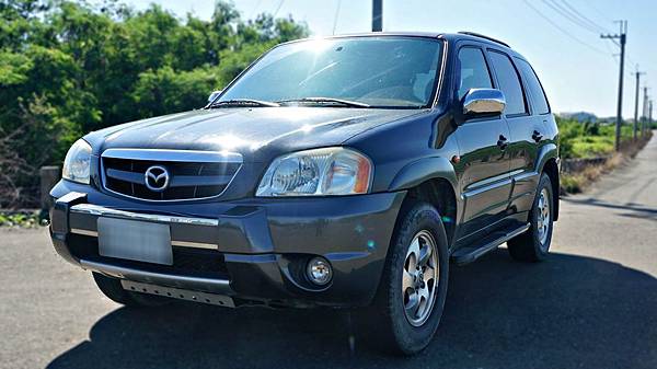 2004年 Mazda Tribute 黑灰色 馬自達中古休旅車 2004年 Mazda Tribute 黑灰色 馬自達中古休旅車