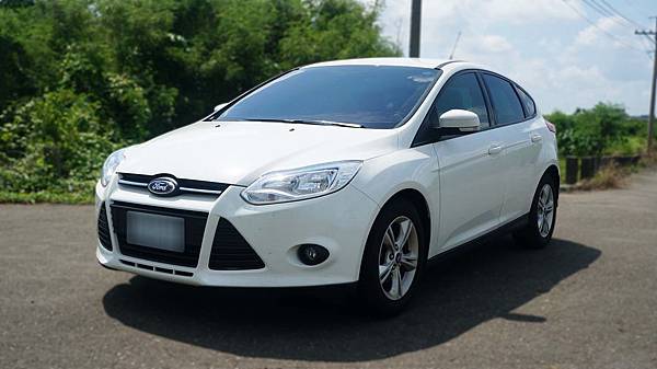 2014年 Ford Focus 白色 福特中古車