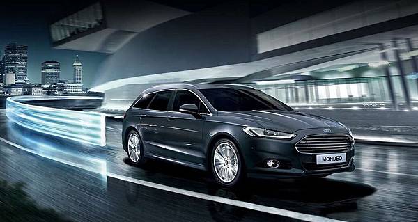 【圖五】Ford Mondeo配備的主動式LED智慧頭燈整合了自動遠光燈(Automatic High Beams, AHB)及頭燈主動式轉向照___.jpg