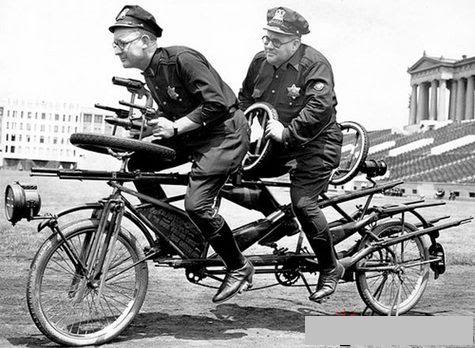 早期的抓罪犯..就是靠這協力警用腳踏車