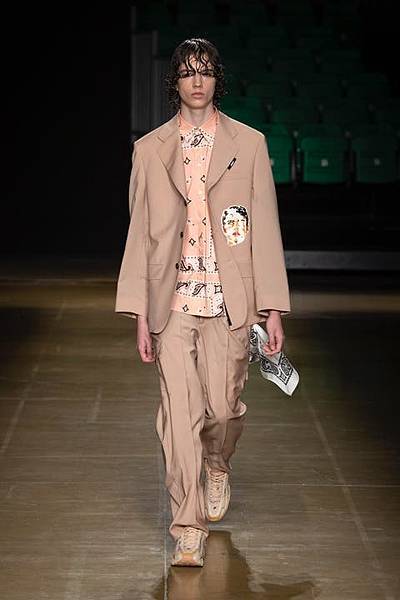 1562582506655108-MSGM-SFILATA-UOMO-SS20-01