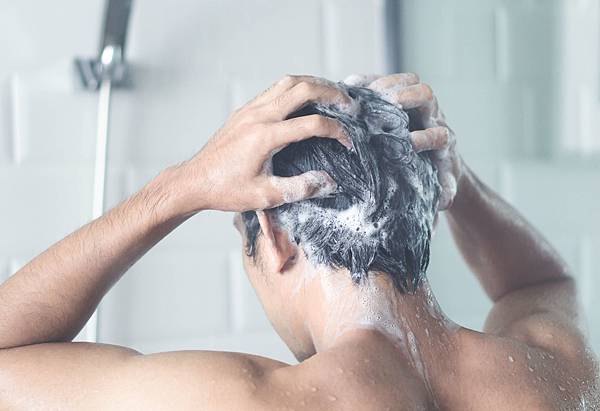 male-shampoo.jpg