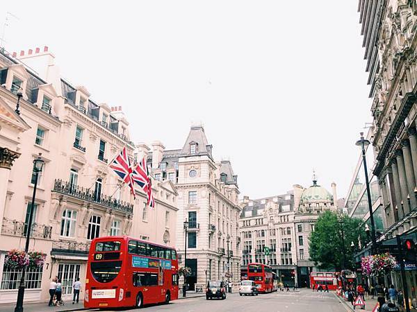 london street.jpg london street.jpg
