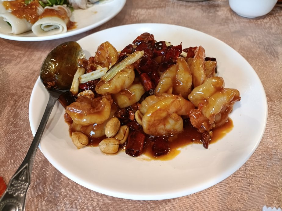 台北車站美食|小魏川菜餐廳~宮保蝦球、鐵板牛柳、乾煸四季豆道