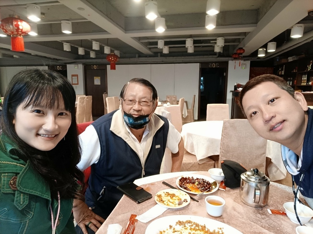 台北車站美食|小魏川菜餐廳~宮保蝦球、鐵板牛柳、乾煸四季豆道