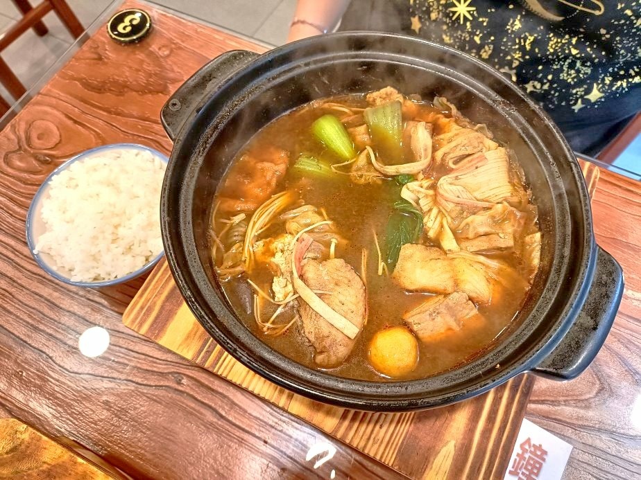 板橋火鍋|雲鼎阿二麻辣食堂，一個人也可享用的麻辣鍋另附飲料、